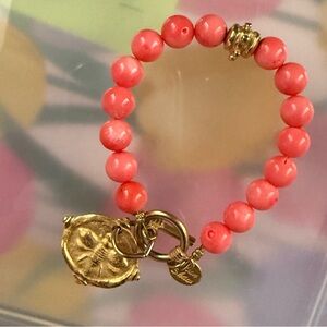 Susan Shaw Gold Bee Intaglio & Coral Bead Bracelet NWOT